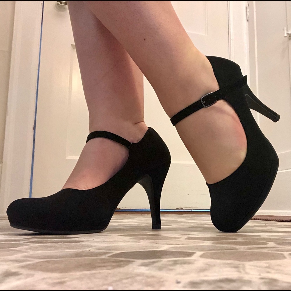 Black sided heels